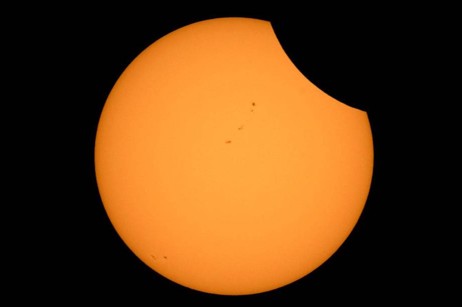 Eclipse solar visto do Lago Ross, Parque Nacional das Cascatas do Norte, em Washington, nos Estados Unidos - 21/08/2017