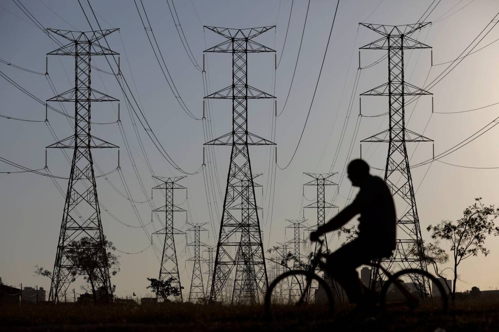 Torre de transmissão de energia elétrica - Eletrobrás