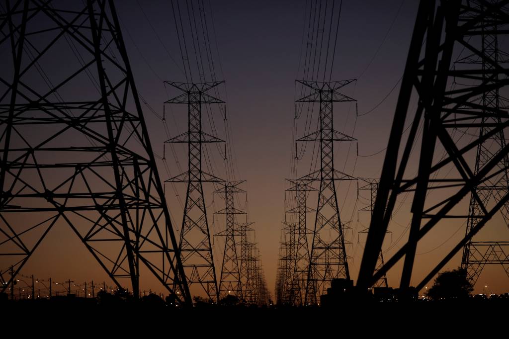 Torre de transmissão de energia elétrica - Eletrobrás