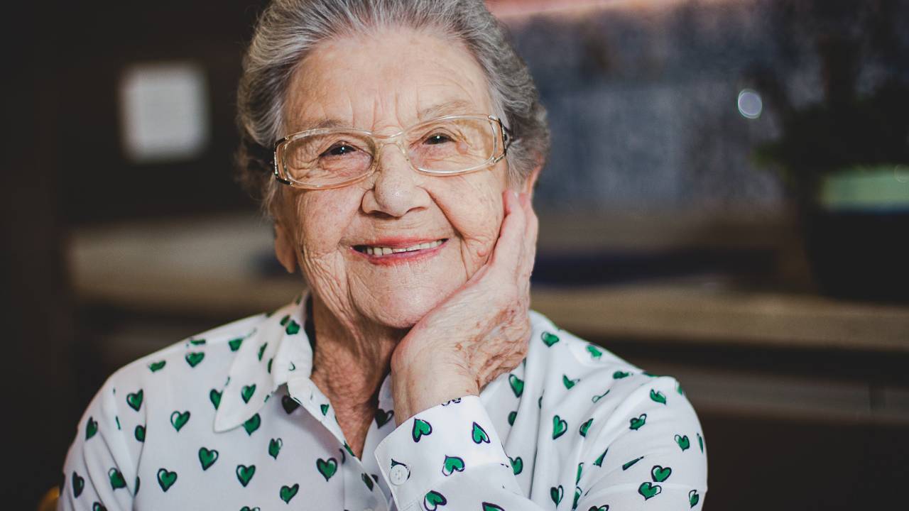 Palmirinha Onofre faz balanço de sua vida: 'Não tive infância'