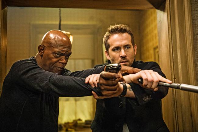 CINEMA – Samuel L. Jackson e Ryan Reynolds em Dupla Explosiva: bobagem divertida e competente