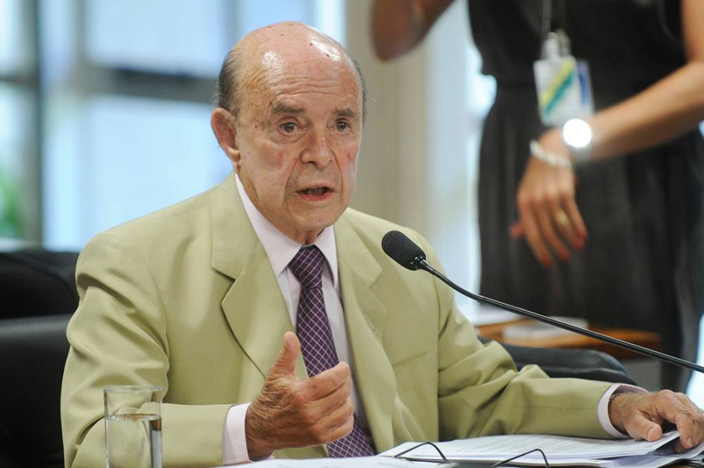 “A política de segurança do Rio está errada”, diz Dornelles