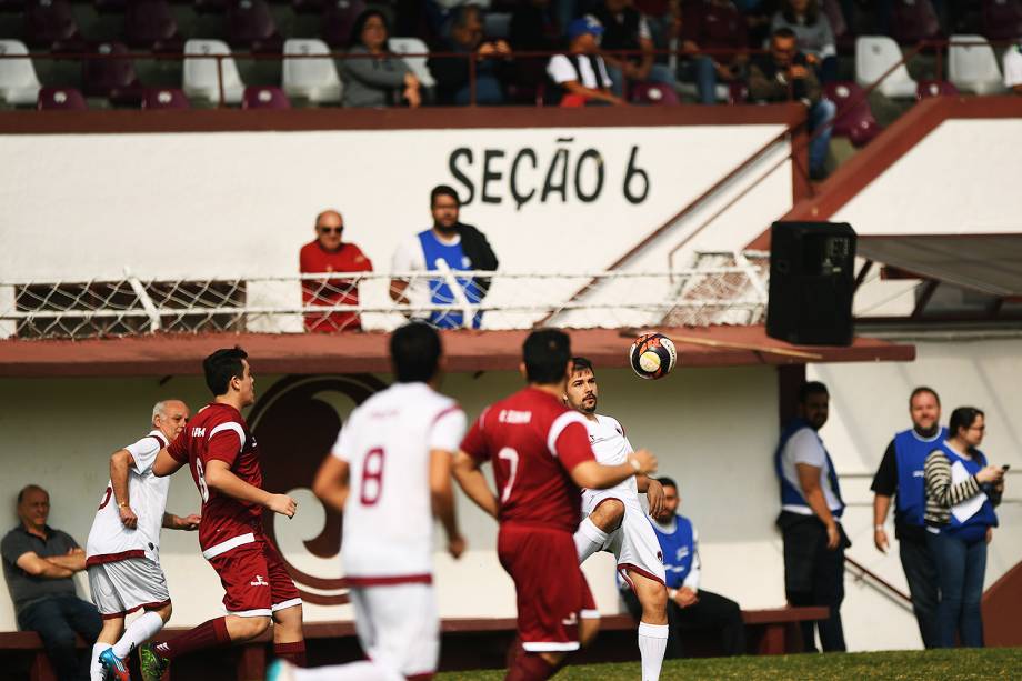 Evento "Jogar na Javari", promovido pelo Juventus em seu estádio no bairro da Mooca, em São Paulo, reuniu familiares na véspera do Dia dos Pais