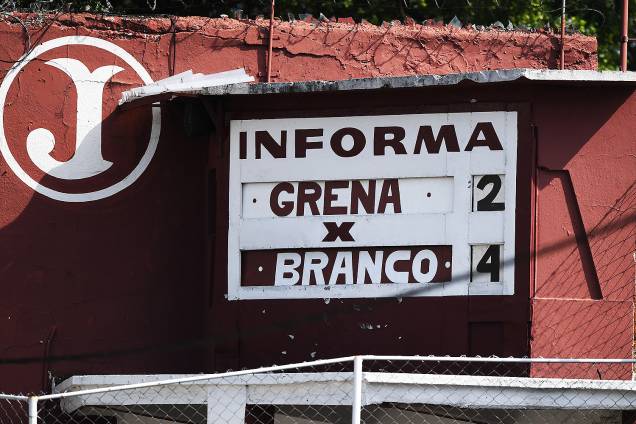 O placar manual da Rua Javari, um símbolo de resistência ao futebol moderno O placar manual da Rua Javari, um símbolo de resistência ao futebol moderno