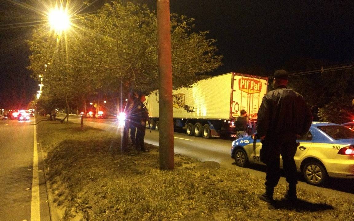 Motorista refém na Avenida Brasil