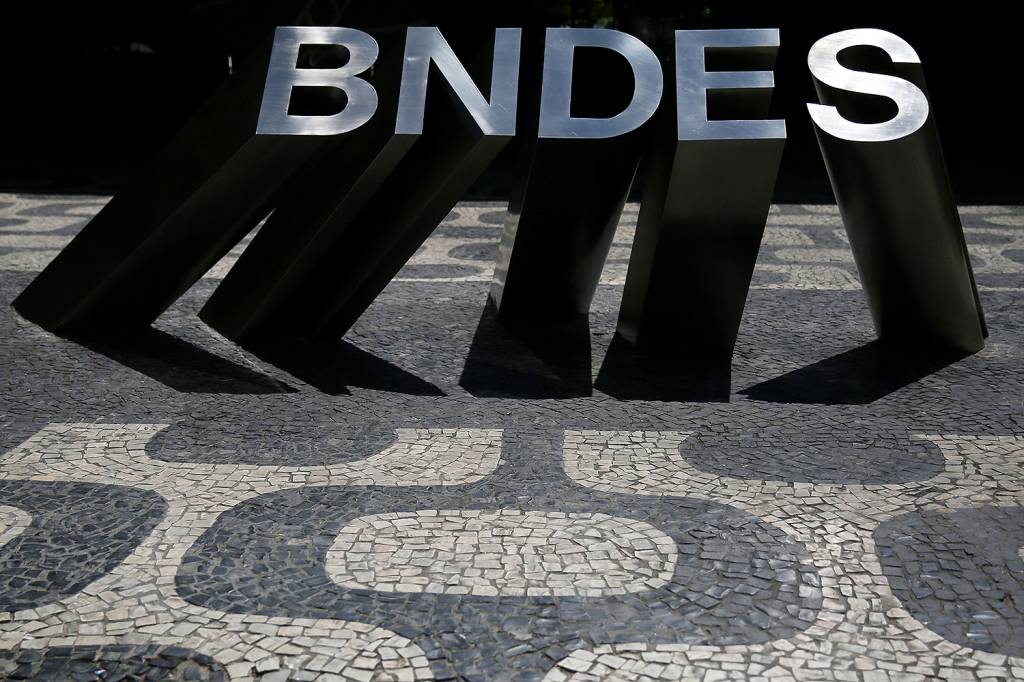 Cúpula do BNDES deve analisar PDV nas próximas semanas — entenda