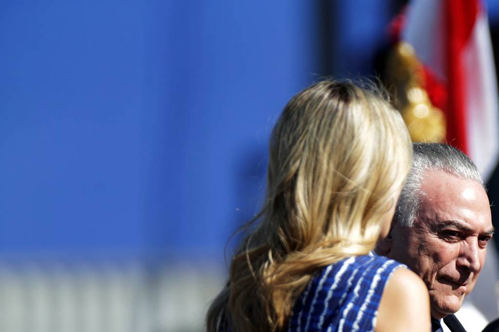 Marcela Temer some de programa amadrinhado