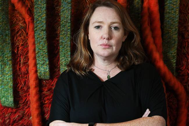 A escritora britânica Paula Hawkins