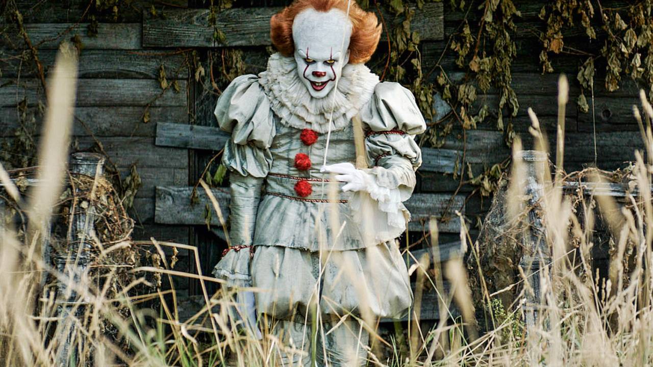 COULROFOBIA - Bill Skarsgard como Pennywise: o medo de palhaço, afinal, é o menor dos terrores dos protagonistas