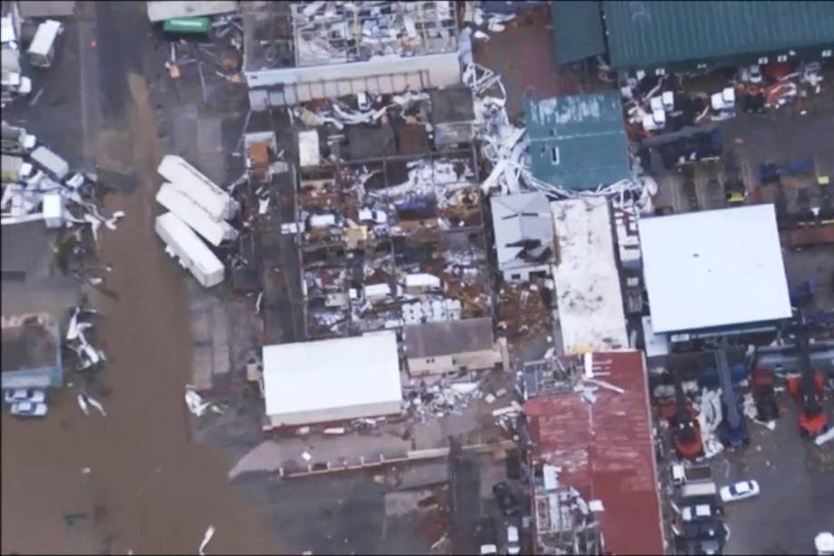 Vista aérea mostra casas destruídas após passagem do furacão Irma pela Ilha de Saint Martin, no Caribe - 07/06/2017