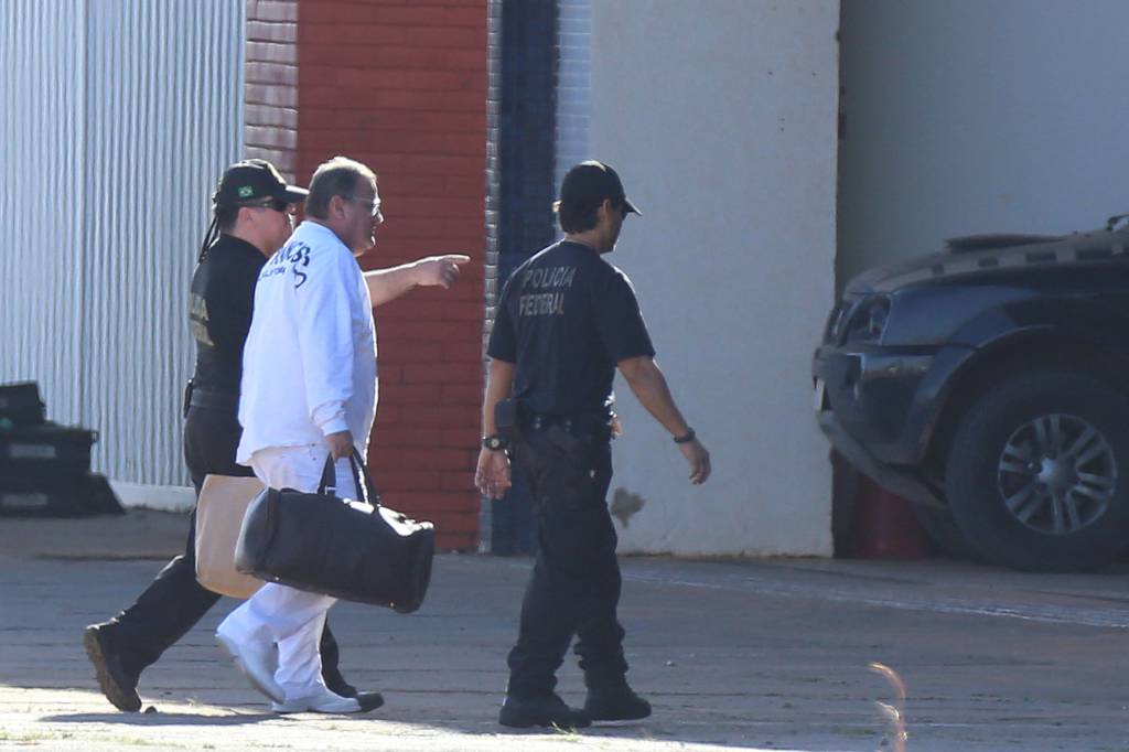 Preso pela PF, Geddel chega a Brasília e será levado à Papuda