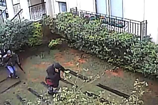 Sassá, líder da quadrilha que assaltava casas no Morumbi, durante roubo a casa do desembargador Antonio Manssur, em 20/8, também na região do Morumbi Sassá, líder da quadrilha que assaltava casas no Morumbi, durante roubo a casa do desembargador Antonio Manssur, em 20/8, também na região do Morumbi