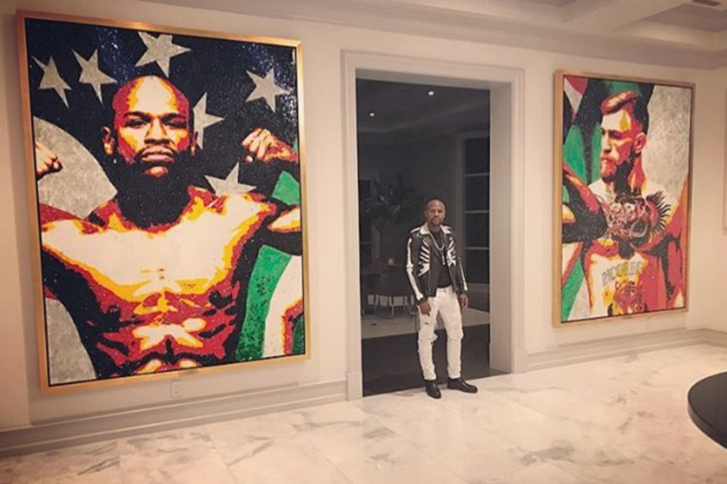 Mayweather tem quadro (gigante) de McGregor em sua sala