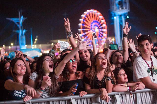 Público durante o show do cantor canadense Shawn Mendes, de 19 anos, no segundo dia de shows do Rock In Rio 2017, no Parque Olímpico, na Barra da Tijuca, zona oeste do Rio de Janeiro (RJ) - 16/09/2019 Público durante o show do cantor canadense Shawn Mendes, de 19 anos, no segundo dia de shows do Rock In Rio 2017, no Parque Olímpico, na Barra da Tijuca, zona oeste do Rio de Janeiro (RJ) - 16/09/2019