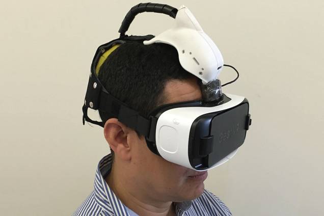 Primeiro protótipo do óculos, que utiliza a tecnologia de realidade virtual, o Samsung VR. Primeiro protótipo do óculos, que utiliza a tecnologia de realidade virtual, o Samsung VR.