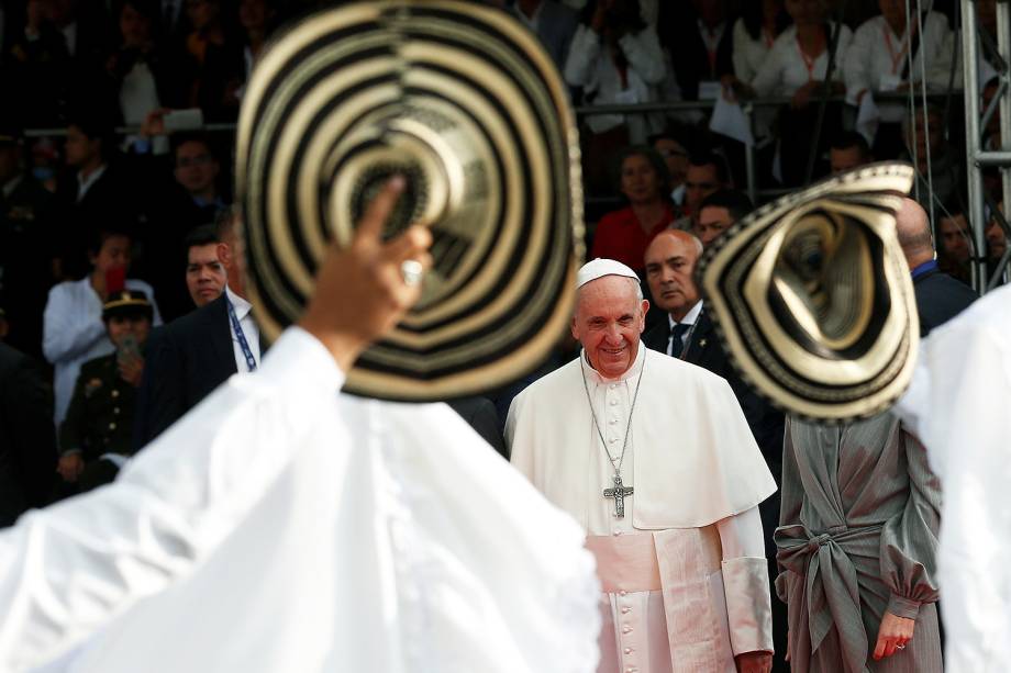 O Papa Francisco chega à capital colombiana Bogotá para promover a paz e a reconciliação - 06/09/2017