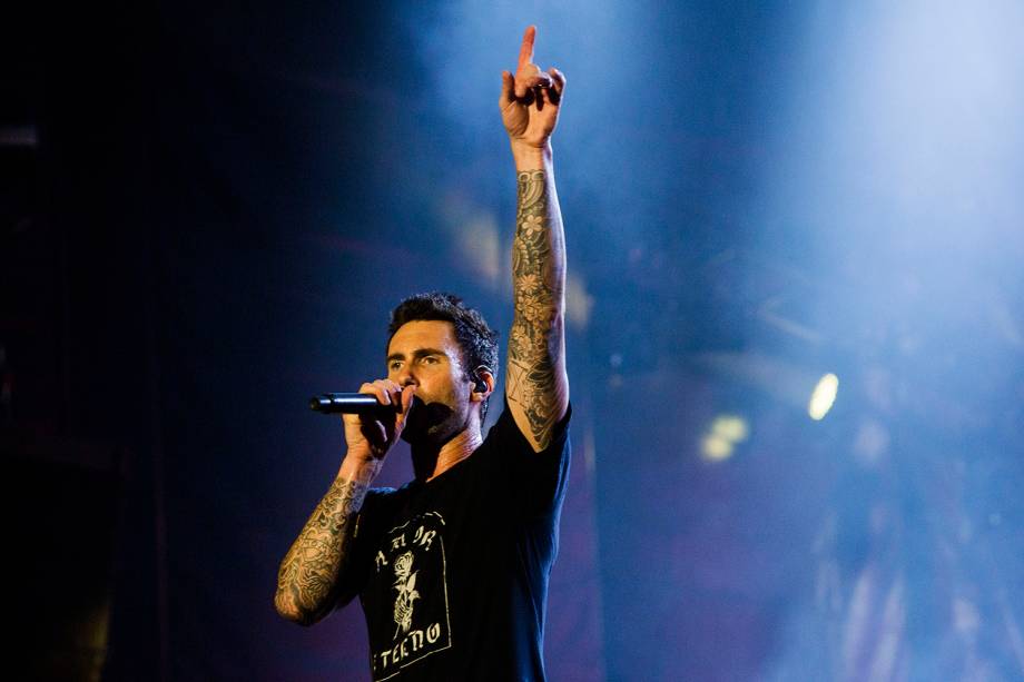 A banda Maroon 5, liderada por Adam Levine no Palco Mundo durante o primeiro dia de Rock in Rio - 15/09/2017