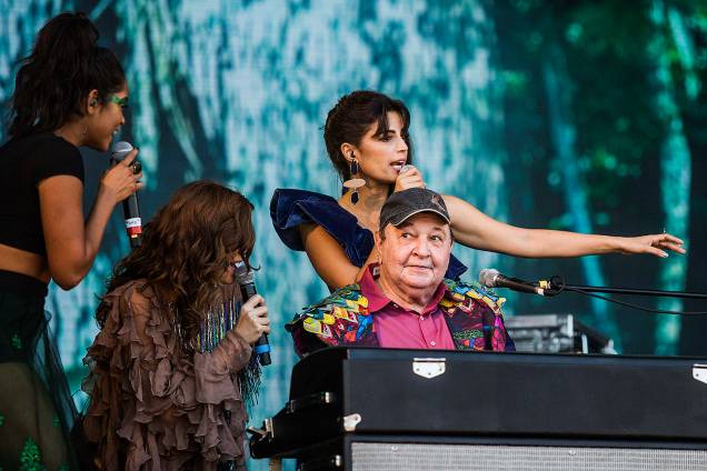 Lucy Alves, Emanuele Araújo, Tie e Mariana Aydar fazem homenagem para João Donato, no segundo dia do Rock in Rio no Parque Olímpico no Rio de Janeiro - 16/09/2017 Lucy Alves, Emanuele Araújo, Tie e Mariana Aydar fazem homenagem para João Donato, no segundo dia do Rock in Rio no Parque Olímpico no Rio de Janeiro - 16/09/2017