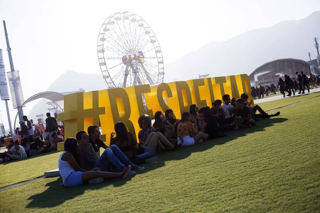 Movimentação do público no Parque Olímpico, na Barra da Tijuca, zona oeste do Rio de Janeiro (RJ), para o segundo dia de shows do Rock In Rio - 16/09/2017 Movimentação do público no Parque Olímpico, na Barra da Tijuca, zona oeste do Rio de Janeiro (RJ), para o segundo dia de shows do Rock In Rio - 16/09/2017