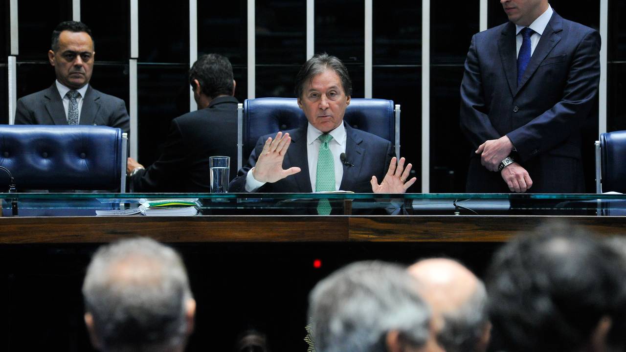 Afastamento de Aécio