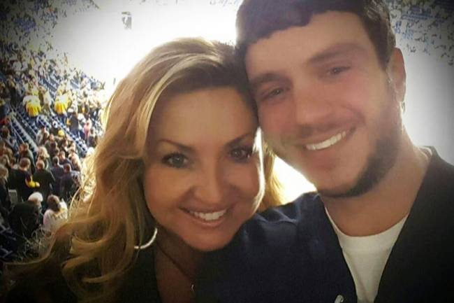 Sonny Melton ao lado de sua esposa Heather Melton