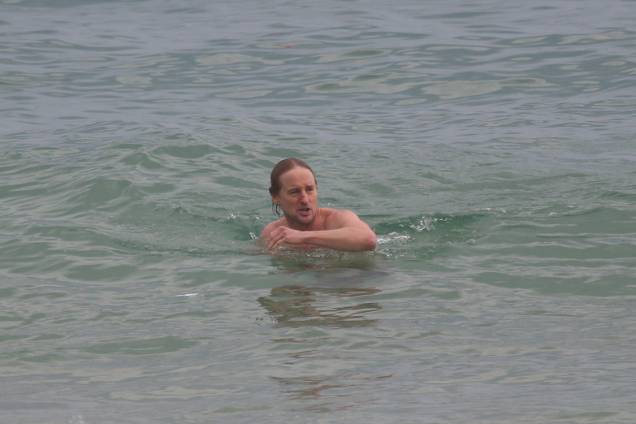 Ator Owen Wilson se banha na praia de Ipanema, no Rio de Janeiro Ator Owen Wilson se banha na praia de Ipanema, no Rio de Janeiro