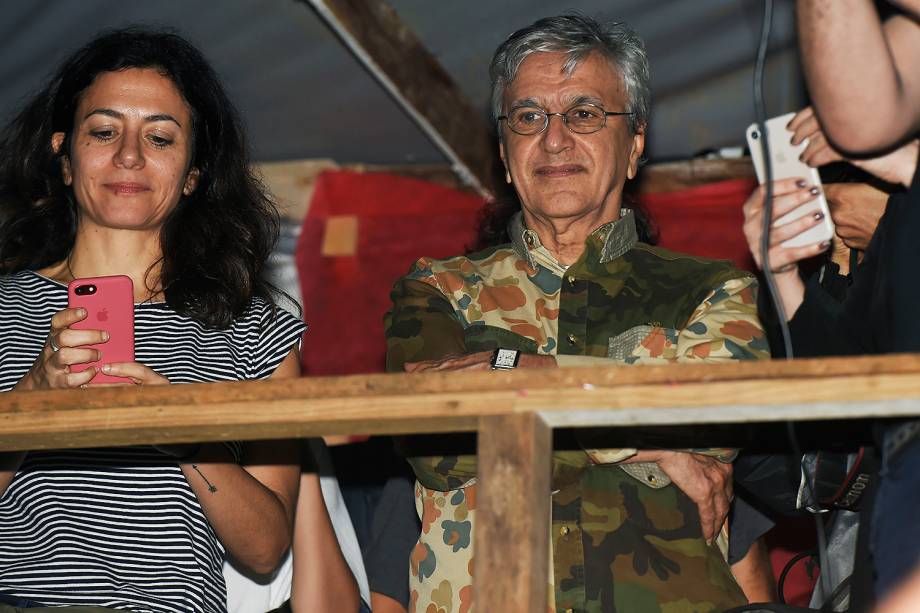 Marina Person e Caetano Veloso no acampamento do MTST, em São Bernardo do Campo - 30/10/2017