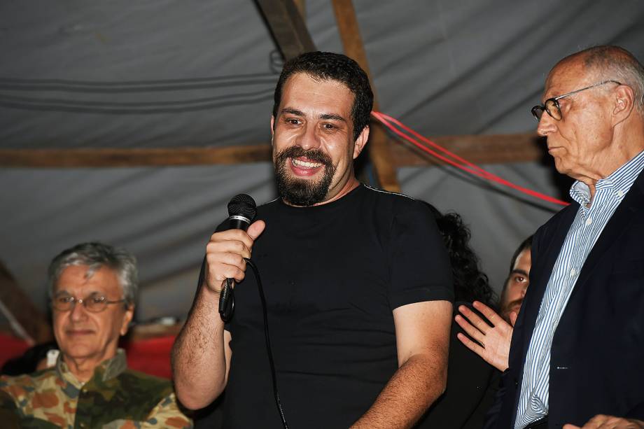 Guilherme Boulos no acampamento do MTST, em São Bernardo - 30/10/2017