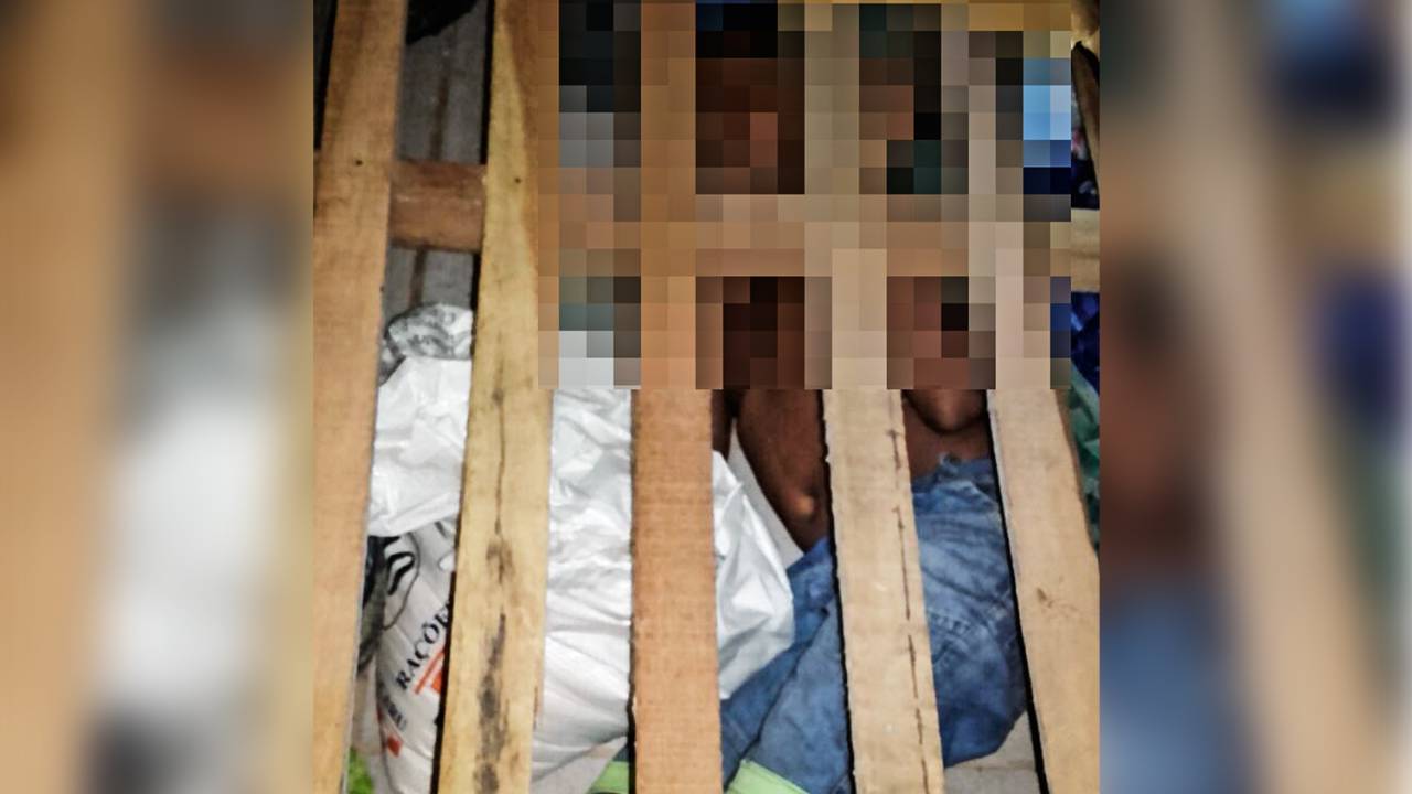 Sob a cama - O menino, achado na cela: o estuprador prometeu um videogame