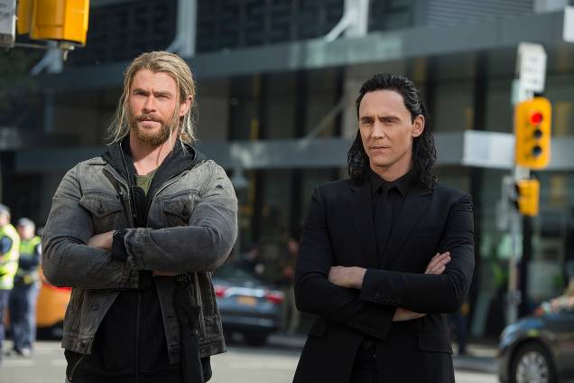 Thor: Ragnarok com Thor (Chris Hemsworth) e Loki (Tom Hiddleston) Thor: Ragnarok com Thor (Chris Hemsworth) e Loki (Tom Hiddleston)