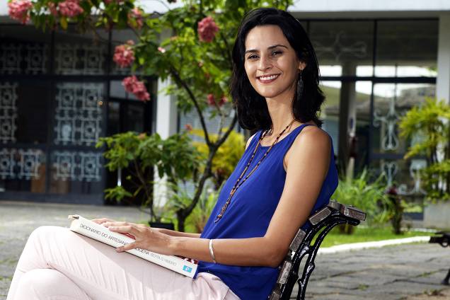 Flávia Roberta Alves Costa, finalista do Prêmio Educador Nota 10 Flávia Roberta Alves Costa, finalista do Prêmio Educador Nota 10