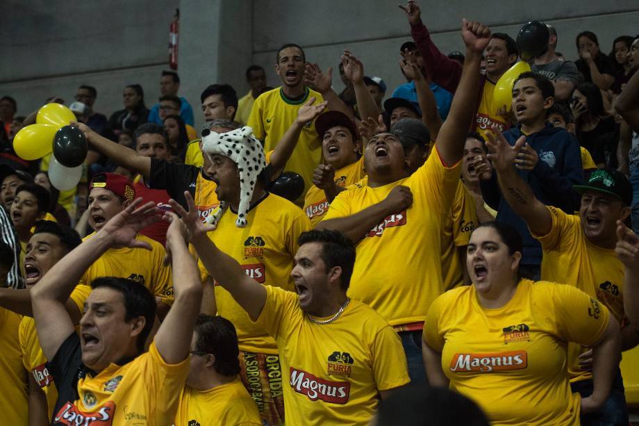 Torcida do Sorocaba durante a final da Liga paulista de Futsal, na Arena Sorocaba, São Paulo