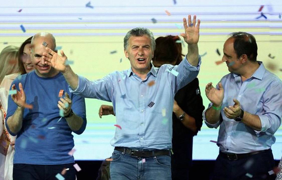 Presidente da Argentina, Mauricio Macri, comemora resultado de eleição parlamentar na sede da campanha, em Buenos Aires
