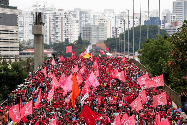 Integrantes da Ocupação Povo Sem Medo, do MTST, realizam marcha de São Bernardo até o Palácio dos Bandeirantes em São Paulo - 31/10/2017 Integrantes da Ocupação Povo Sem Medo, do MTST, realizam marcha de São Bernardo até o Palácio dos Bandeirantes em São Paulo - 31/10/2017