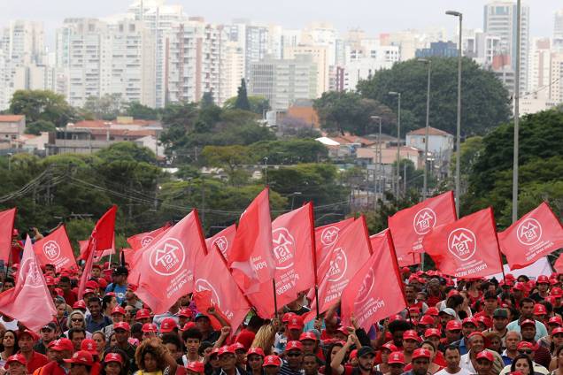 Integrantes da Ocupação Povo Sem Medo, do MTST, realizam marcha de São Bernardo até o Palácio dos Bandeirantes em São Paulo - 31/10/2017 Integrantes da Ocupação Povo Sem Medo, do MTST, realizam marcha de São Bernardo até o Palácio dos Bandeirantes em São Paulo - 31/10/2017