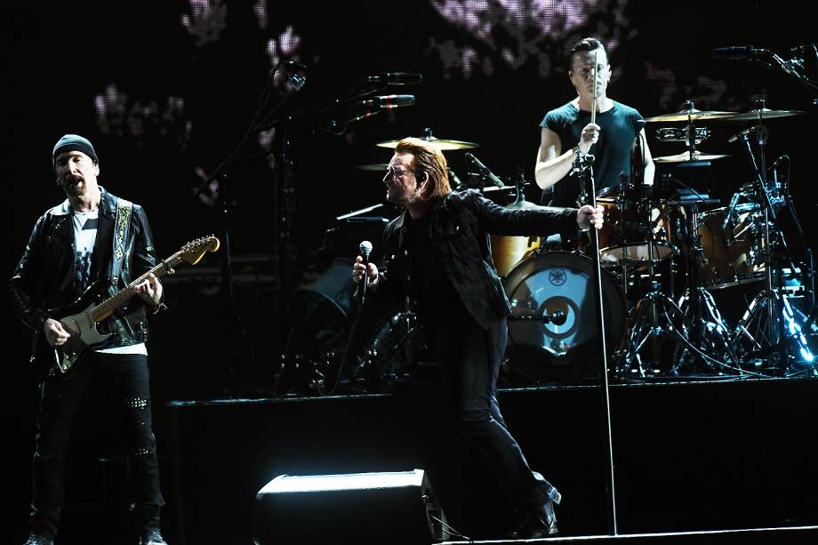 O vocalista da banda U2, Bono Vox, durante o show em comemoração aos 30 anos do lançamento do CD "The Joshua Tree", no Estádio do Morumbi, em São Paulo (SP) - 19/10/2017 O vocalista da banda U2, Bono Vox, durante o show em comemoração aos 30 anos do lançamento do CD "The Joshua Tree", no Estádio do Morumbi, em São Paulo (SP) - 19/10/2017