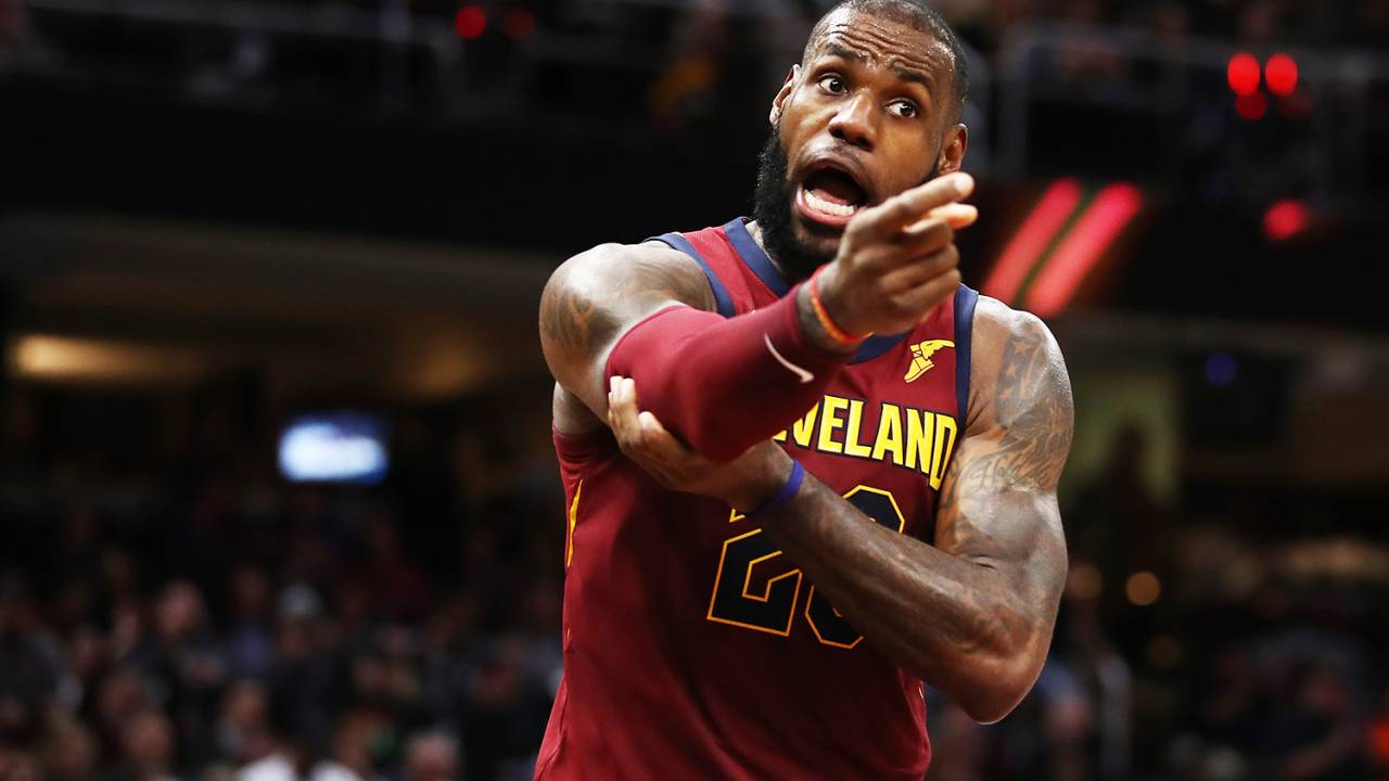 LeBron James, do Cleveland Cavaliers durante partida contra o Indiana Pacers, em Ohio - 01/11/2017
