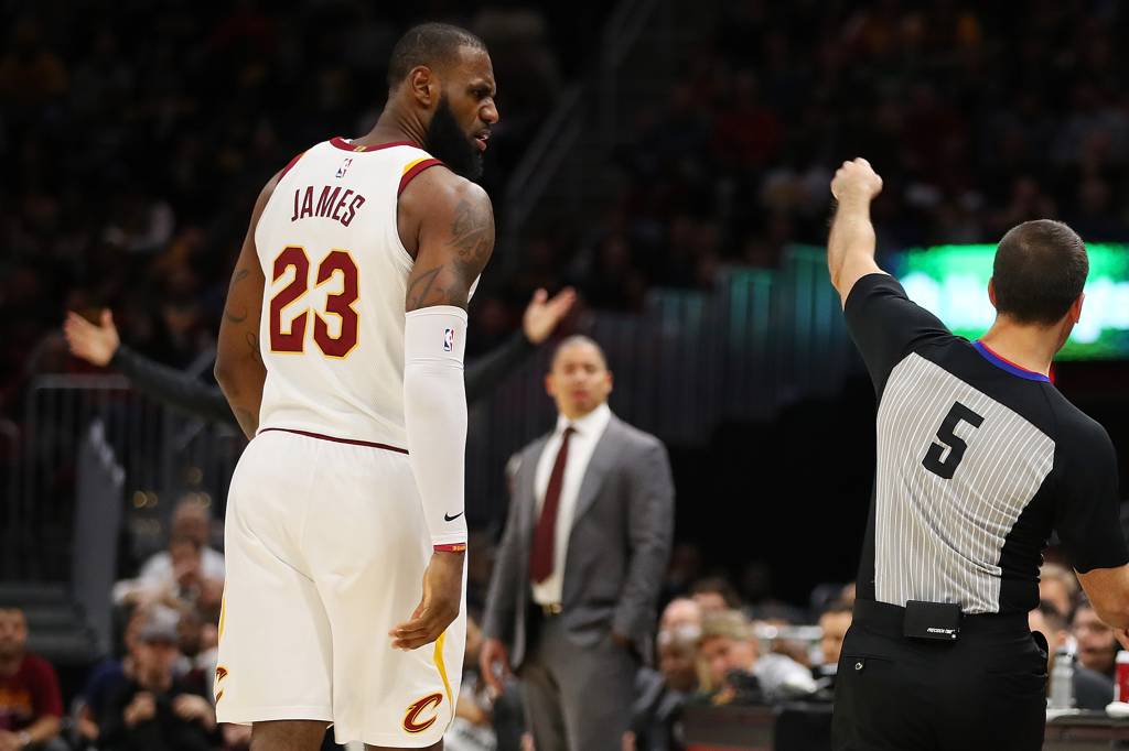 LeBron é expulso pela primeira vez na carreira