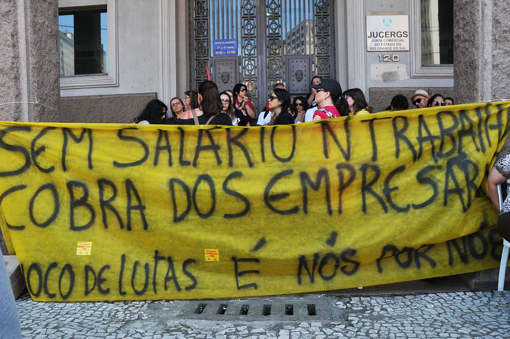 Em crise, governo do RS abre vagas para professores sem salário