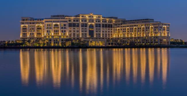 Hotel_-_Night_Shot