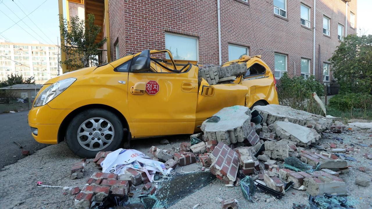 Imagens do dia - Terremoto em Pohang, na Coréia do Sul