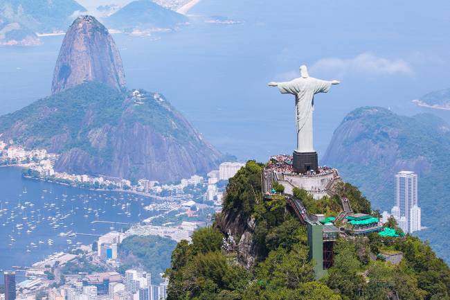 Vista aérea do Cristo Redentor e do Corcovado - 28/12/2013