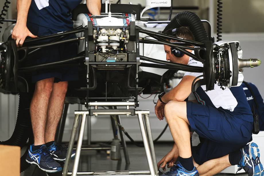 Movimentação no Autódromo de Interlagos antes do início dos treinos para o Grande Prêmio do Brasil de Fórmula 1