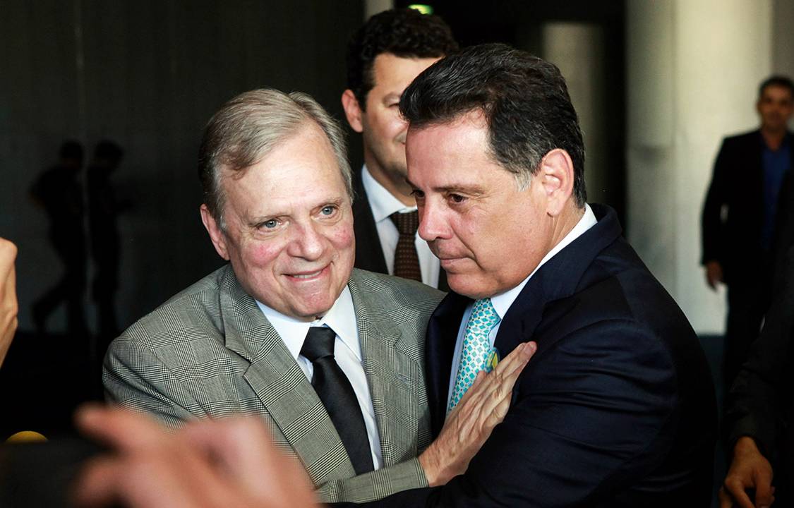 DF - PSDB/PRESID NCIA/JEREISSATI/PERILLO - POLÕTICA - O senador Tasso Jereissati (PSDB-CE), presidente interino do PSDB, e o governador de Goi·s, Marconi Perillo (PSDB-GO), falam com jornalistas sobre sucess¿o no partido, no Sal¿o Azul do Senado, em BrasÌlia, nesta terÁa-feira, 7. Atualmente, os dois figuram como possÌveis candidatos ¿ presidÍncia da legenda. 07/11/2017 - Foto: ANT¿NIO ARA¿JO/AG NCIA TEMPO/ESTAD¿O CONTE¿DO