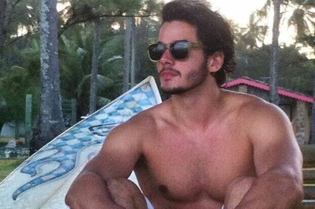 O deboche de Túlio Gadêlha aos ‘perrengues’ de Eduardo Bolsonaro e mulher