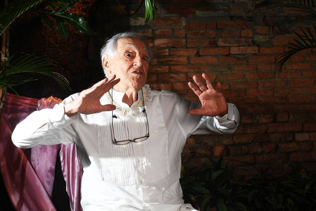 O dramaturgo Zé Celso, diretor do Teatro Oficina em entrevista ao site de VEJA O dramaturgo Zé Celso, diretor do Teatro Oficina em entrevista ao site de VEJA