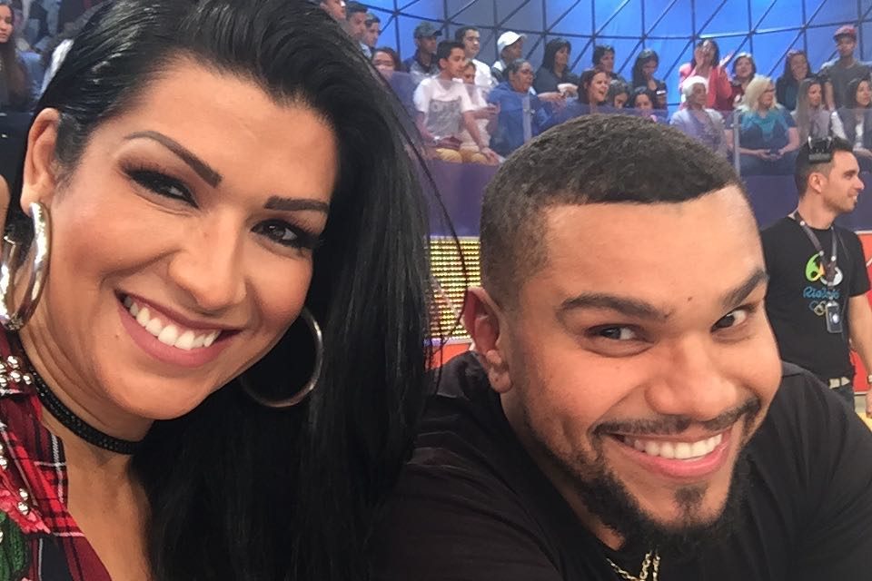 O cantor Naldo e sua mulher, Ellen Cardoso