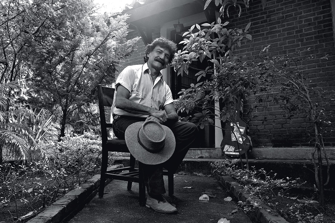 Belchior em sua resid&ecirc;ncia