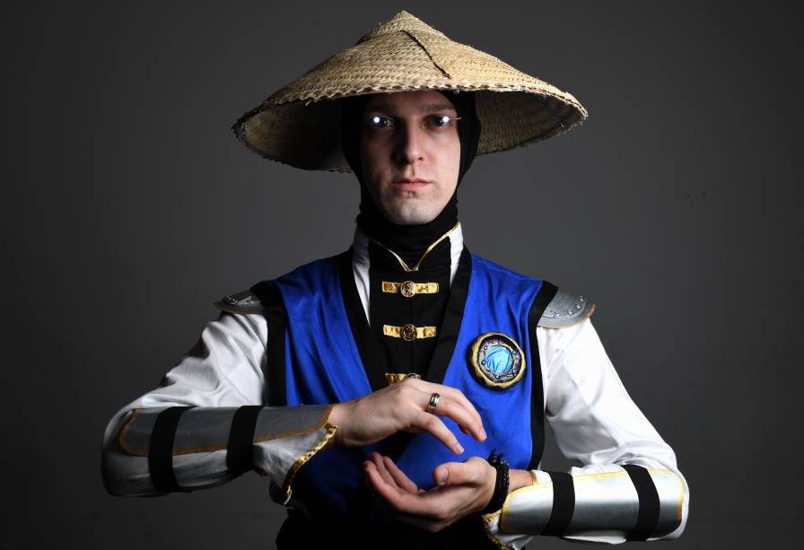 Cosplay do personagem Raiden, do jogo Mortal Kombat, na CCXP 2017, em São Paulo