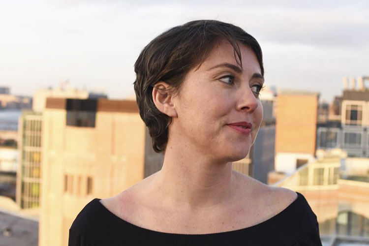 A escriitora Kristen Roupenian